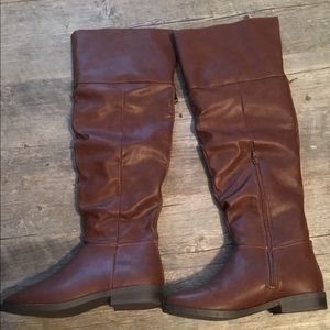 Brown boots size 6.5