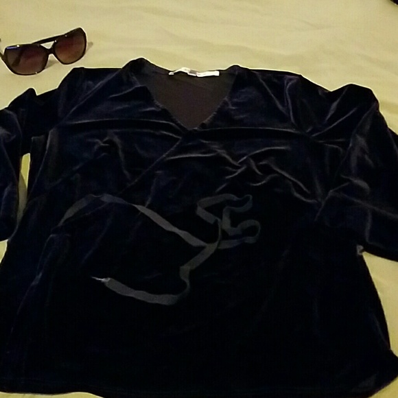 Tops - Picture 2 of 2