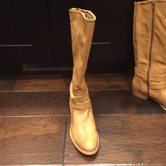 BareTraps riding boots. - Picture 2 of 4