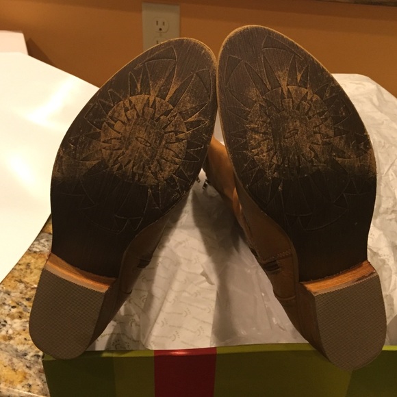 BareTraps riding boots. - Picture 3 of 4
