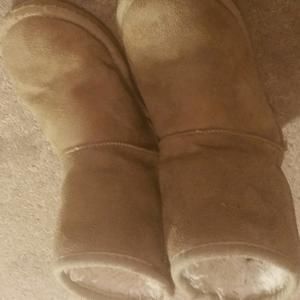 Dawgs winter furry boots