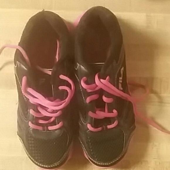 Fila tennis shoes