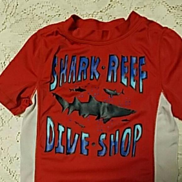 rash guard top