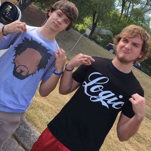 Meet your Posher, Derek