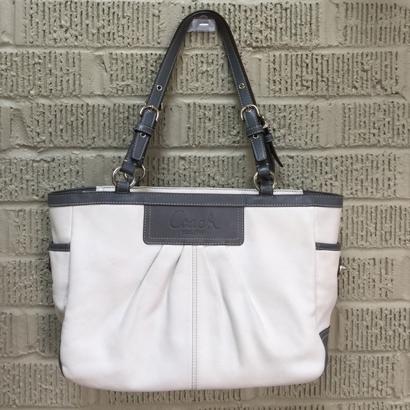 ⭐️Coach Tote 👜