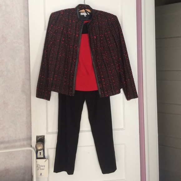 Pant suit