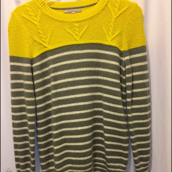 gap sweater