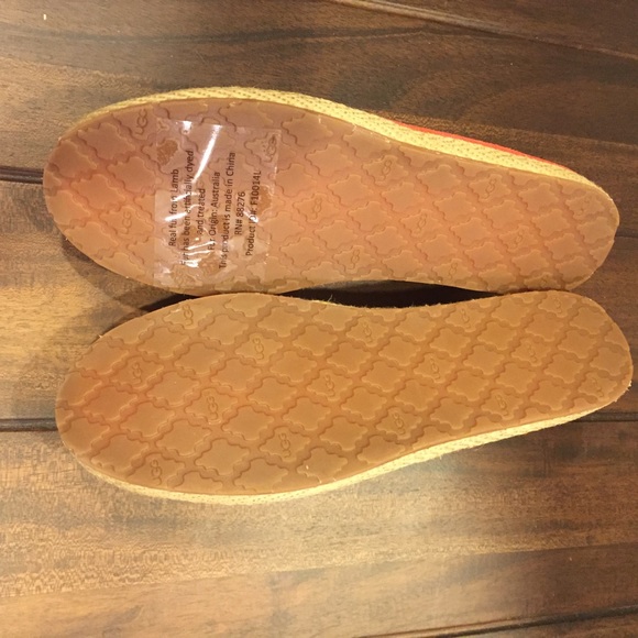 Ugg - Picture 4 of 4