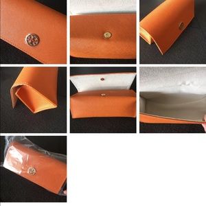 Tory Burch Eyeglasses Cases (No Eyeglasses)