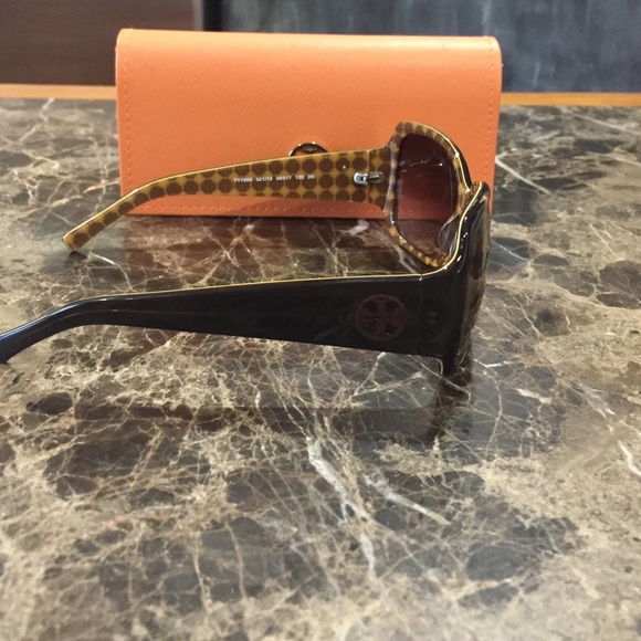 Tory Burch Sunglasses main image 4