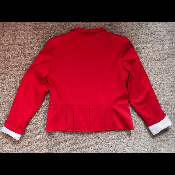 Chic Red Blazer with Blue-&-White Pinstripe Lining - Picture 4 of 4