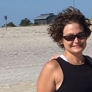 Meet your Posher, Debbie
