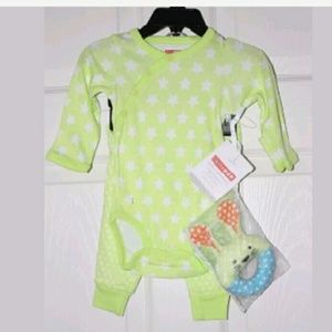 Nwt Skip hop 3 peice baby gift sett.