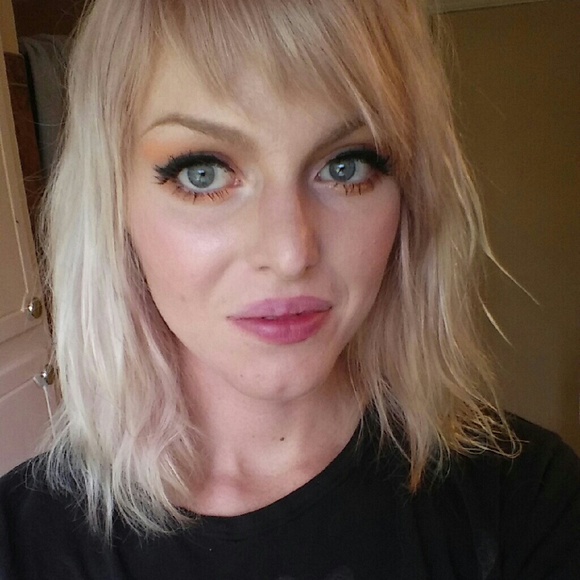 Meet your Posher, Lily - Picture 2 of 4