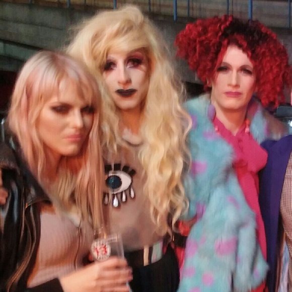 Meet your Posher, Lily - Picture 3 of 4