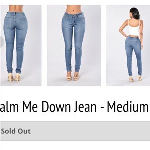Jeans. Medium wash.