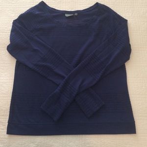 Athleta crew pullover top