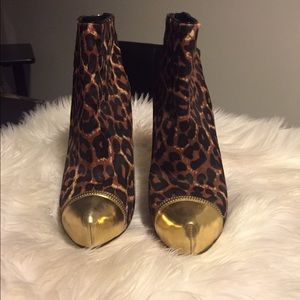 Michael kors Cynthia booties