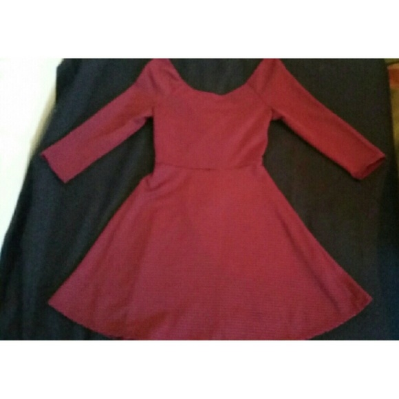 Beautiful  Burgundy Long Sleeve Dress