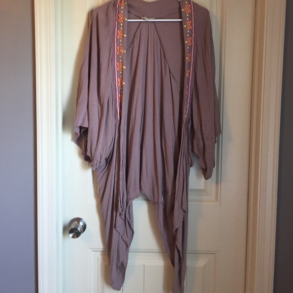 Umgee/ DressUp Flowy Aztec Embroidered Kimono!