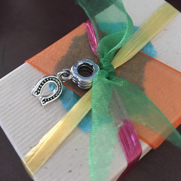 Horse Shoe Bead