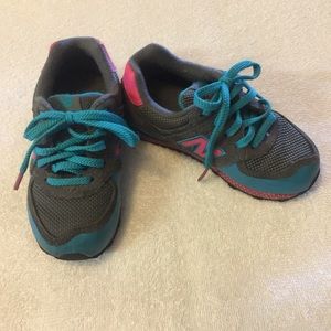 RESERVED Girls New Balance