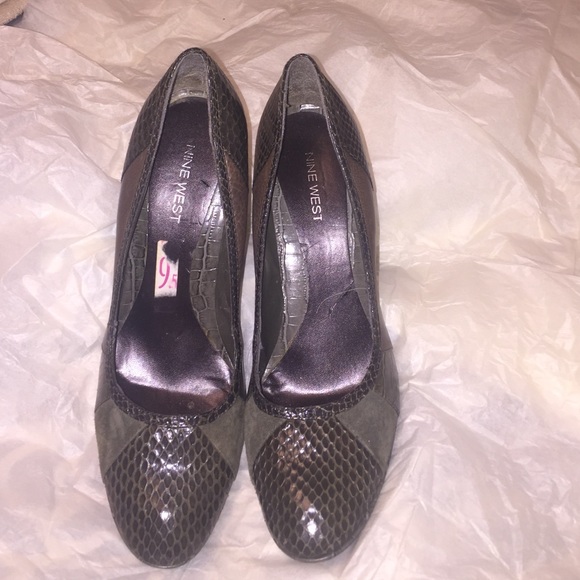 Green suede and Python heels ‼️MAKE AN OFFER‼️