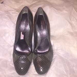 Green suede and Python heels ‼️MAKE AN OFFER‼️