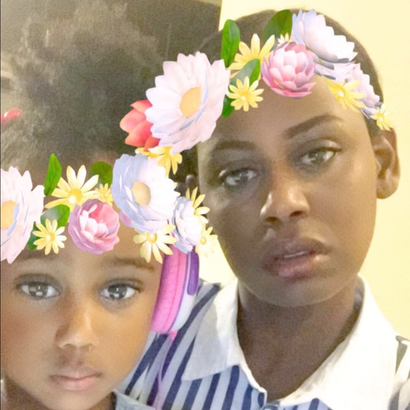 Meet your Posher , Chrissy - Picture 3 of 3