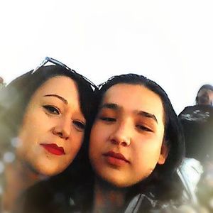 Meet your Posher, Mona