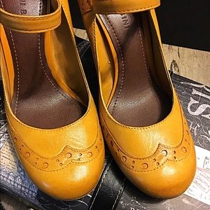 GIANNI BINI Mary Jane Heels💕