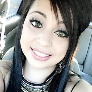 Meet your Posher, Nayeli