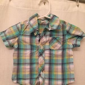 Old Navy Short Sleeve Plaid Button Down Shirt