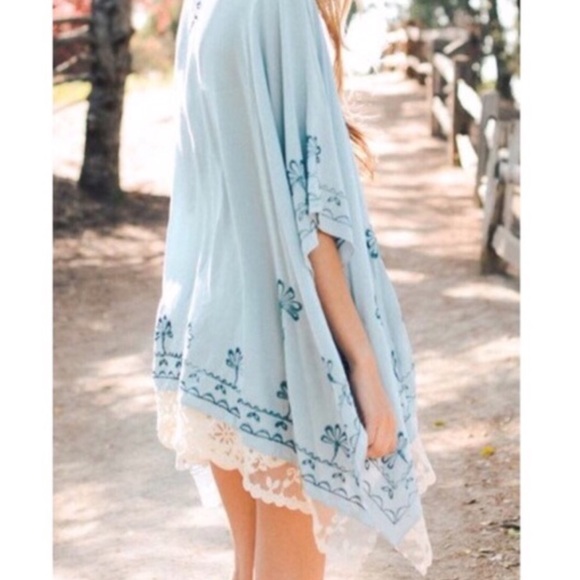 BLUE Scalloped lace embroidery trim kimono - Picture 2 of 2