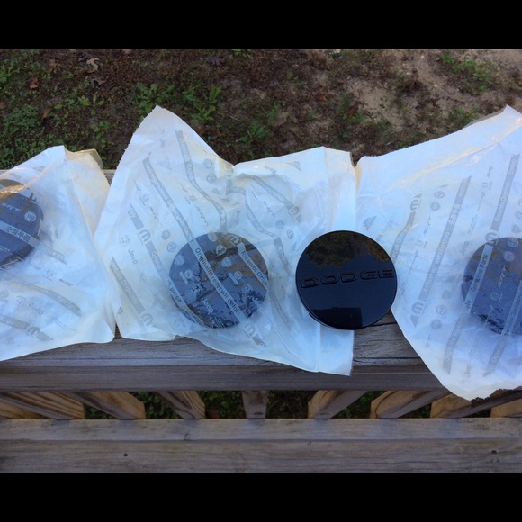 Black wheel center caps.