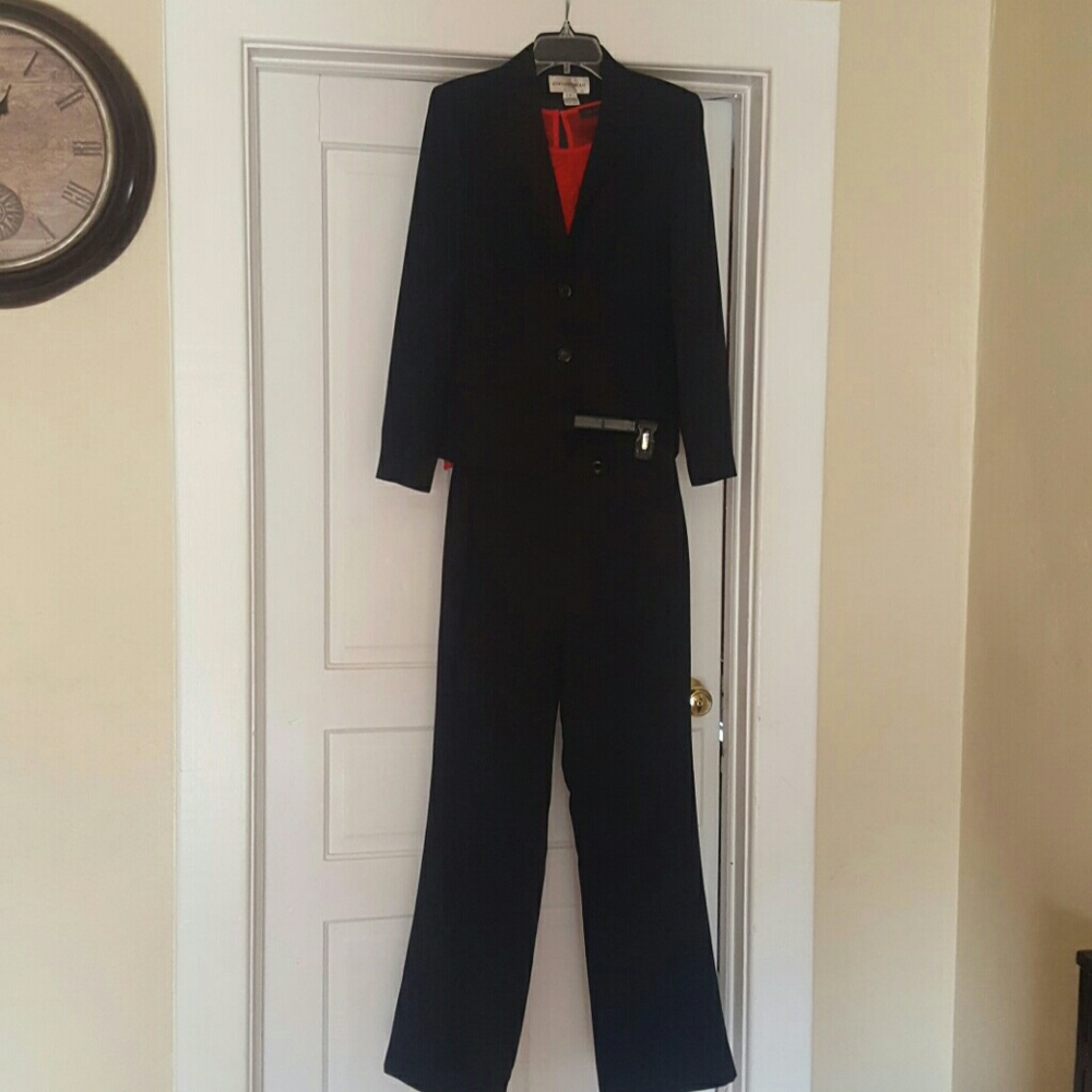 Women's Pant Suit