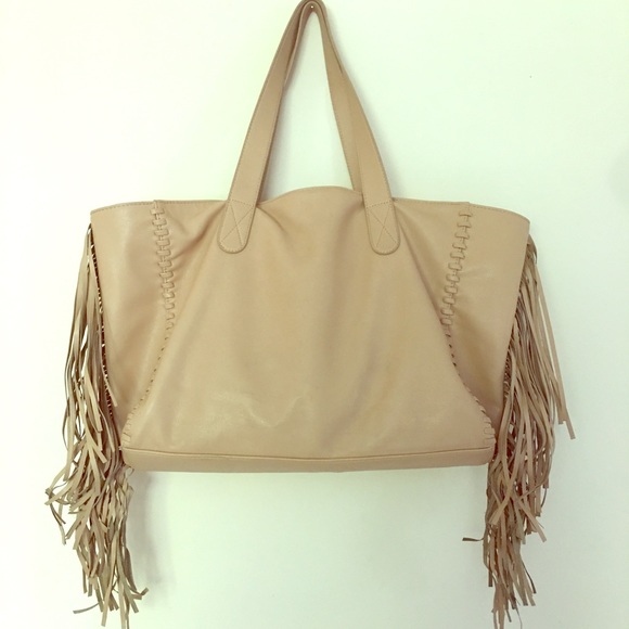 Nude Fringe 🙌🏻 Express Tote