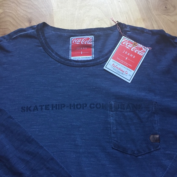 Cool Men's Cotton Distressed Coca-Cola Shirt - Picture 6 of 7