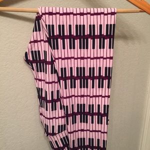 Lularoe piano key leggings (tall and curvy)