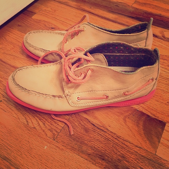 Pink Sperrys