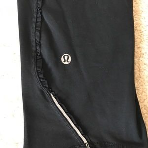 🌟EUC Lululemon Black Crops