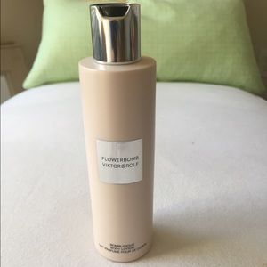 FlowerBomb-Viktor & Rolf Body Lotion-New