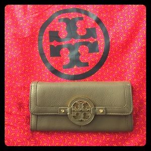 Tory Burch Amanda wallet