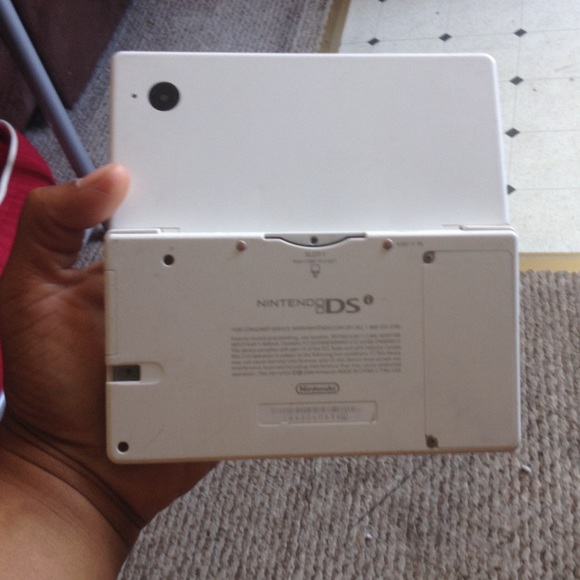 Nintendo DSI - Picture 3 of 3