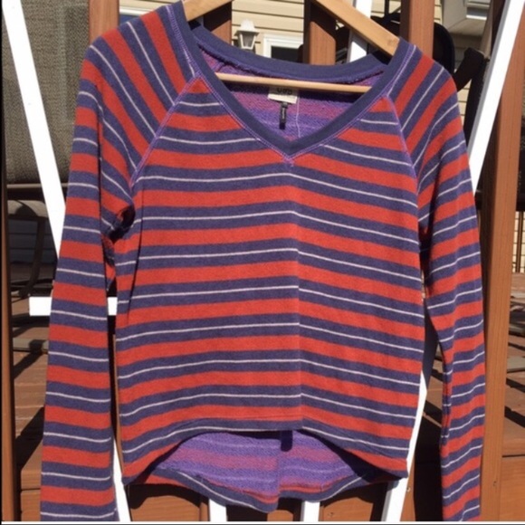 SALE - NWOT Cropped long sleeve sweater