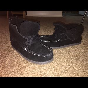 american eagle moccasin boots.