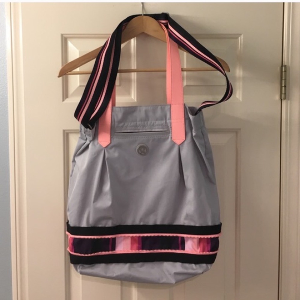 Lululemon Gym tote- NWOT-Sold out style