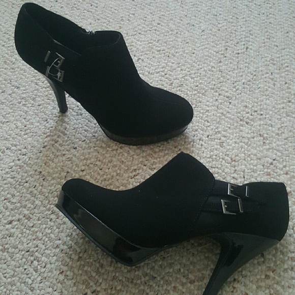High hills, size 8