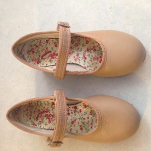 Youth  Capezio  tap shoes