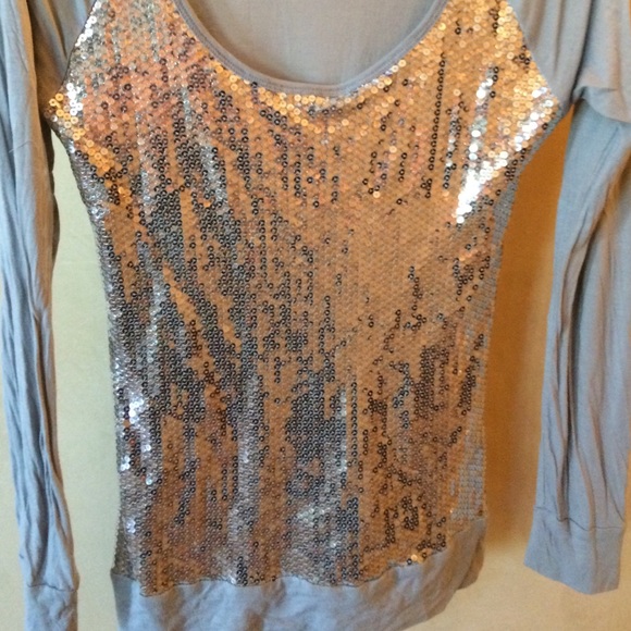 Charlotte gray sequence top size small - Picture 2 of 4